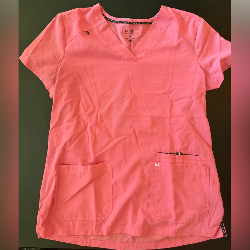 Women’s Koi NextGen scrub top